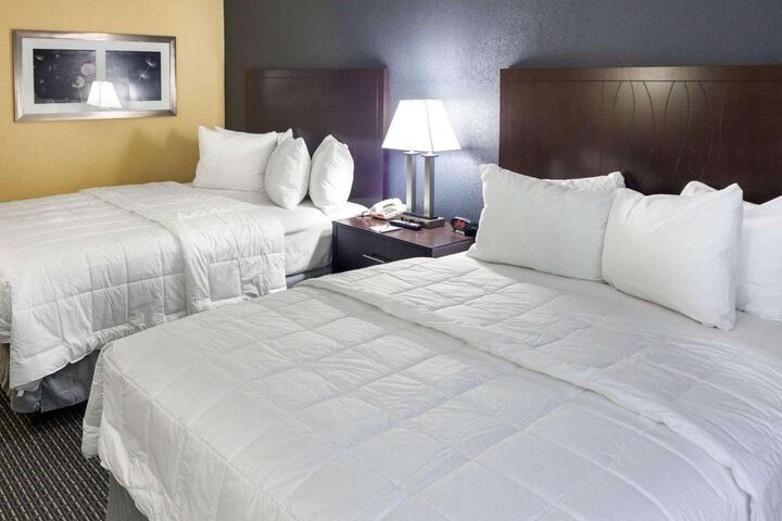 2 Queen Beds Upgrade (4 of 6)