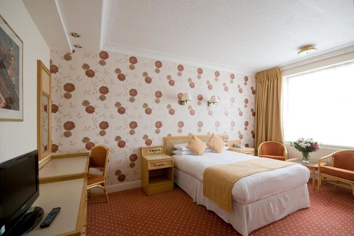 Room 10 of 43