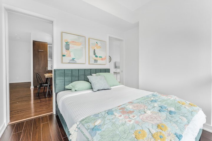 Room 4 of 22