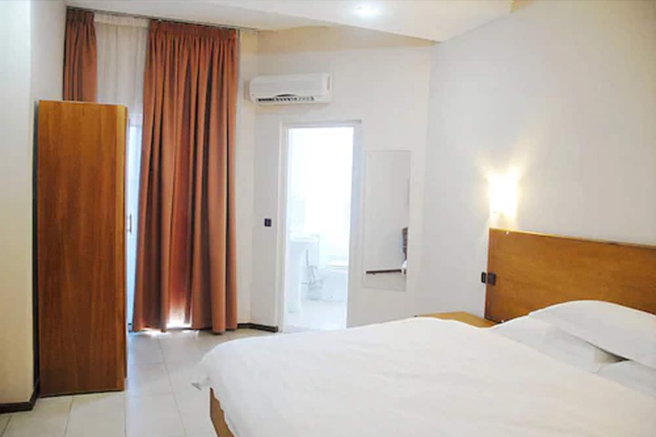 Room 8 of 59