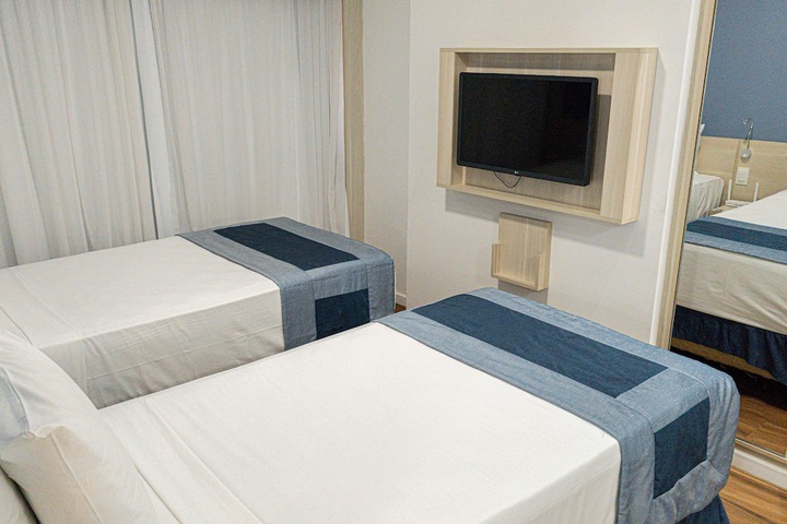Room 12 of 41