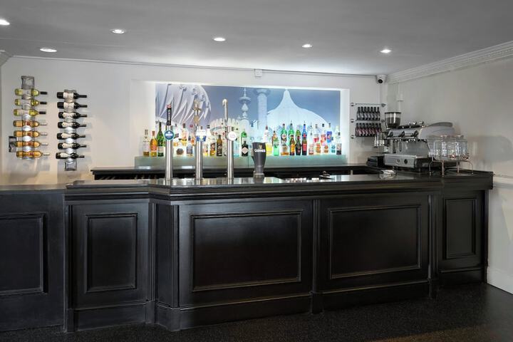 Lounge 54 of 60