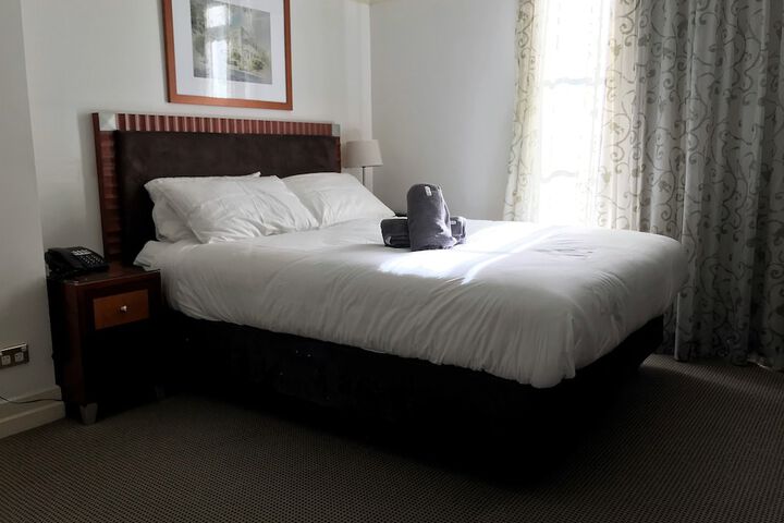 Room 4 of 25