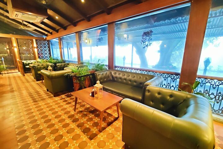 Lounge 66 of 119