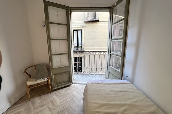 Room 6 of 62