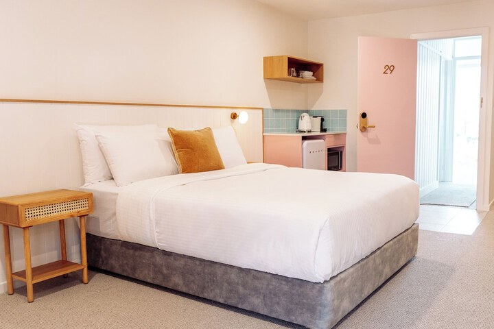 Room 14 of 39