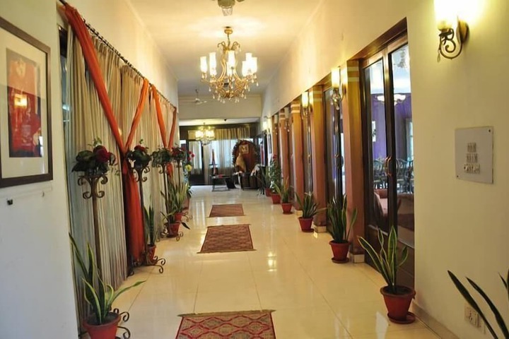 Ballroom/Hall 18 of 26