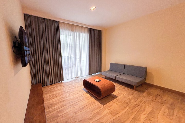 Room 35 of 53
