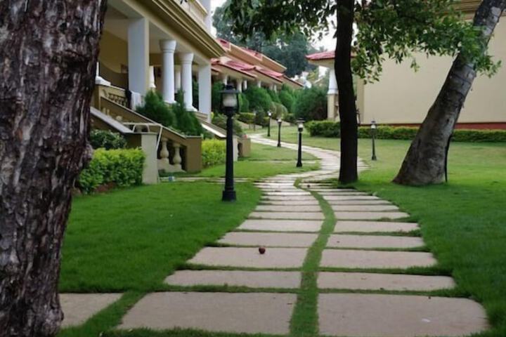 Hotel Exterior 56 of 62
