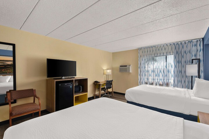 2 Double Beds Accessible (6 of 6)