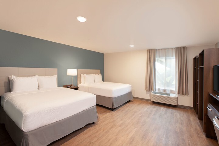 1 Queen Bed (4 of 20)