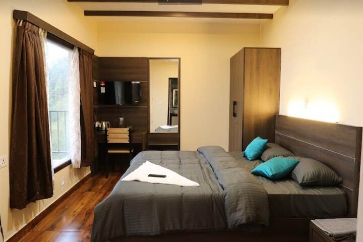 Room 4 of 49