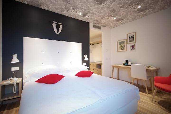 Room 46 of 84