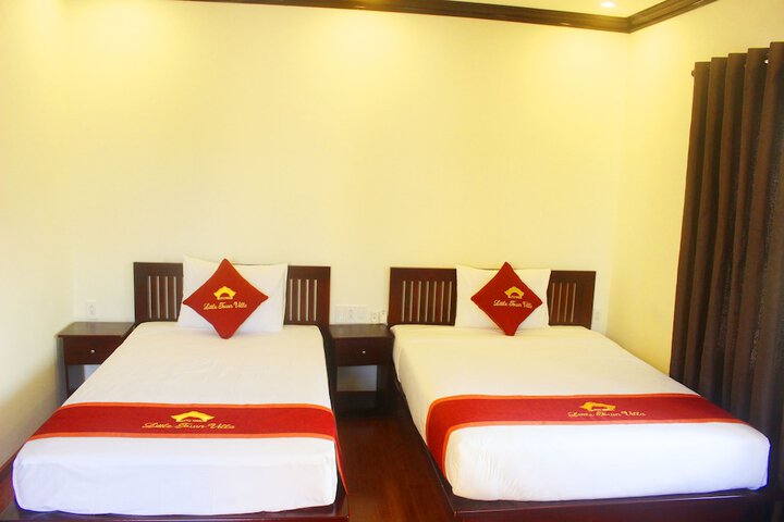 Room 10 of 32