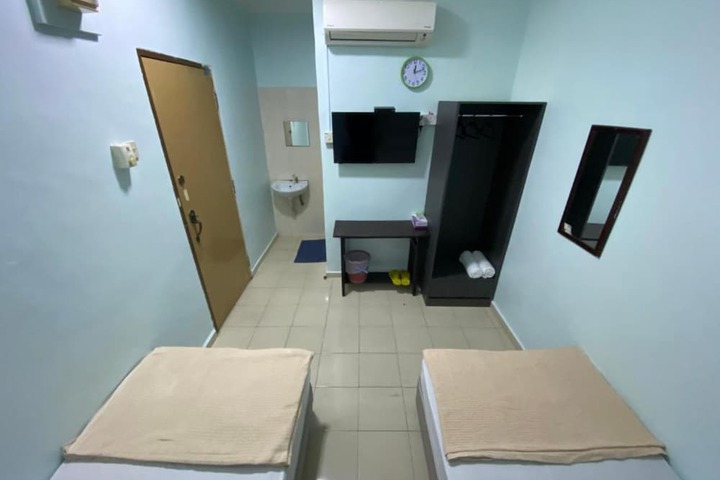 Room 5 of 20