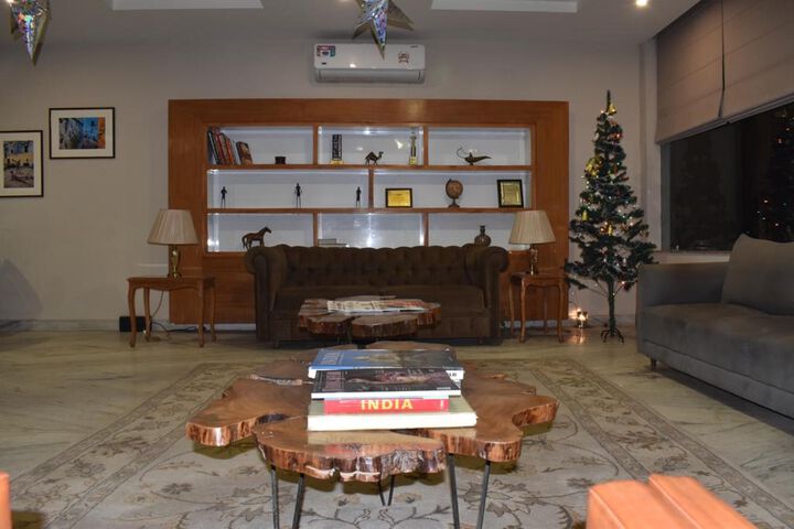 Hotel Interior 10 of 31