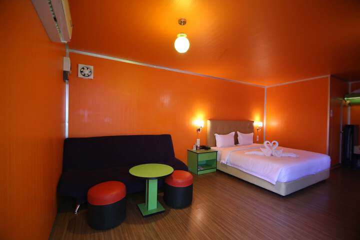 Room 4 of 35