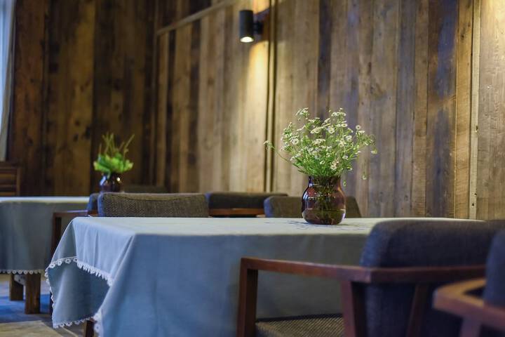 Dining 115 of 143