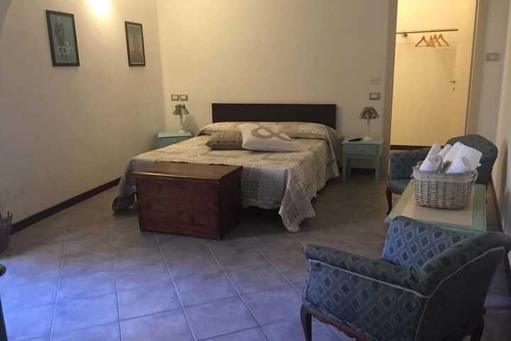 Room 3 of 48