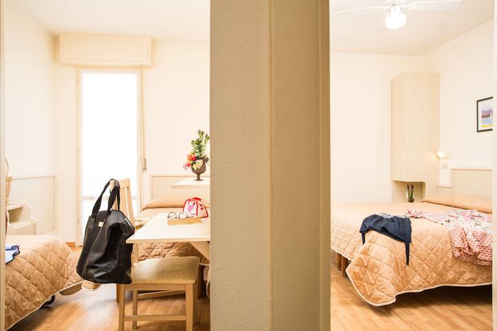 Room 9 of 29