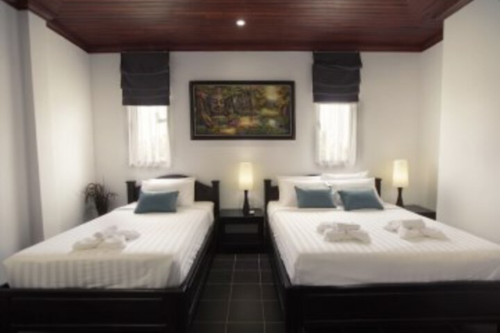 Room 8 of 50