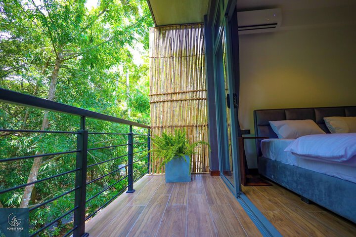 Room 15 of 28