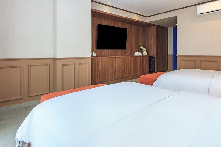 Room 15 of 49