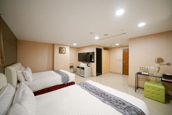 Room 15 of 61