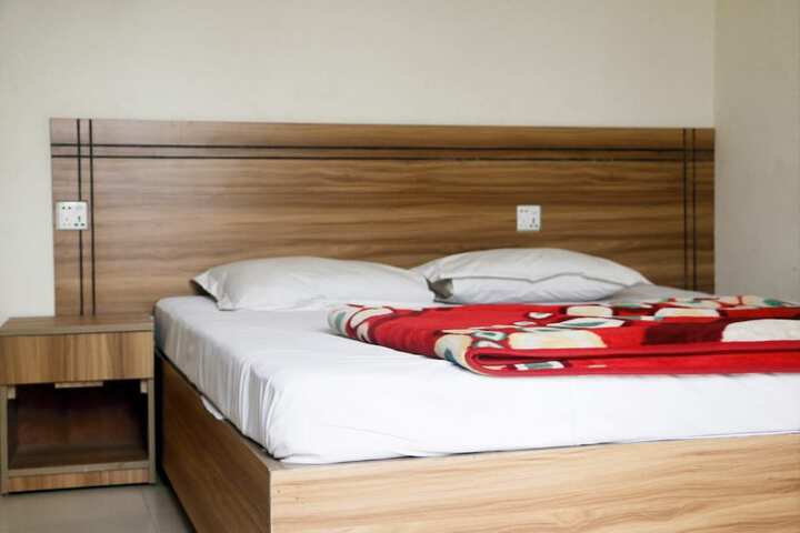 Room 13 of 23
