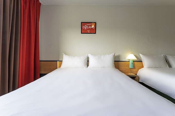 Room 5 of 36