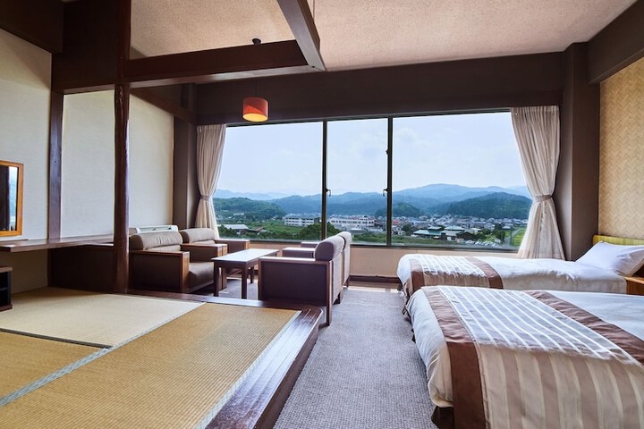 Room 15 of 95