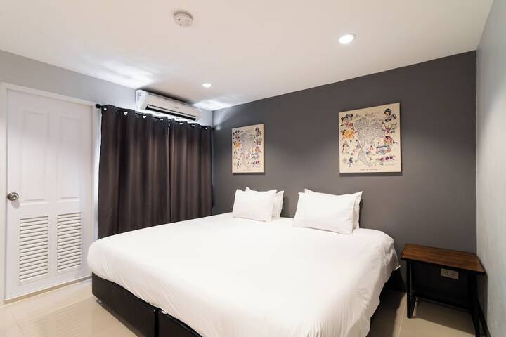 Room 12 of 37