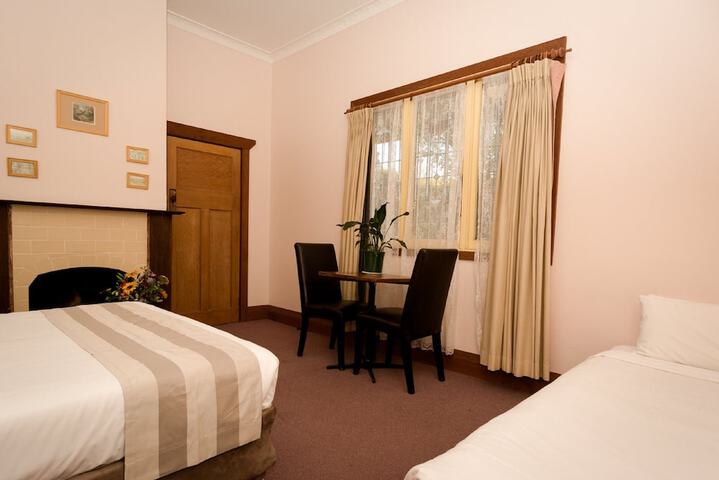 Room 6 of 22