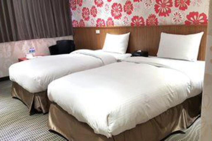 Room 5 of 22