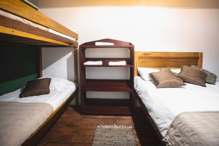 Room 6 of 34