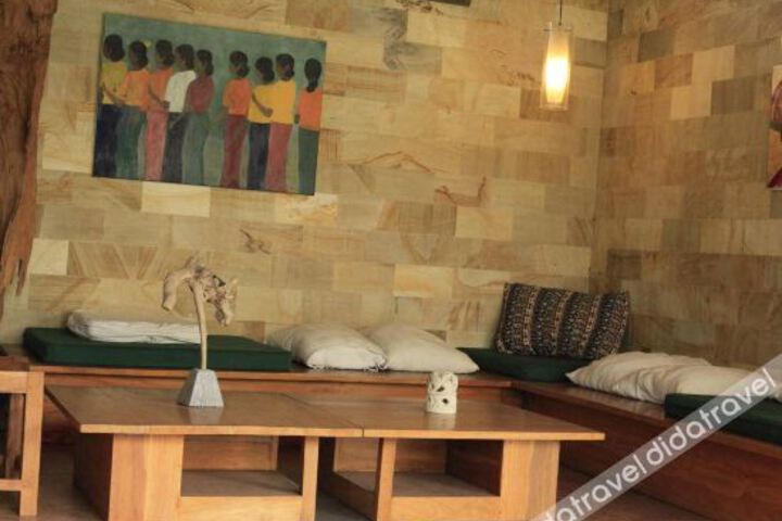 桑吉瓦尼别墅酒店(Sanjiwani Bungalow Hotel)
