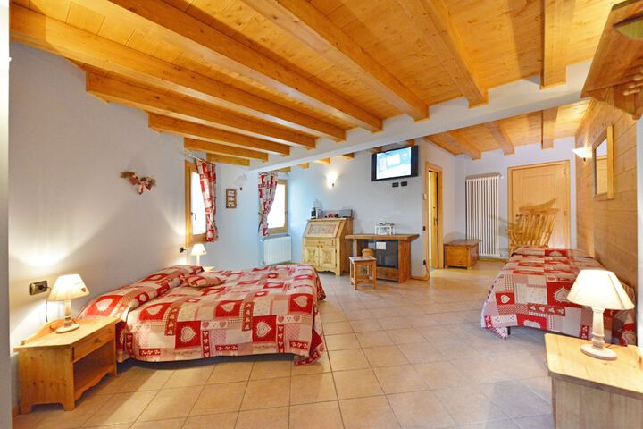 Room 3 of 42
