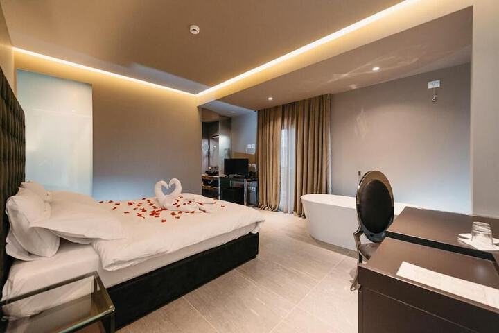 Room 12 of 29