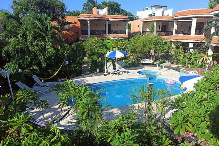 Hotel with Pool