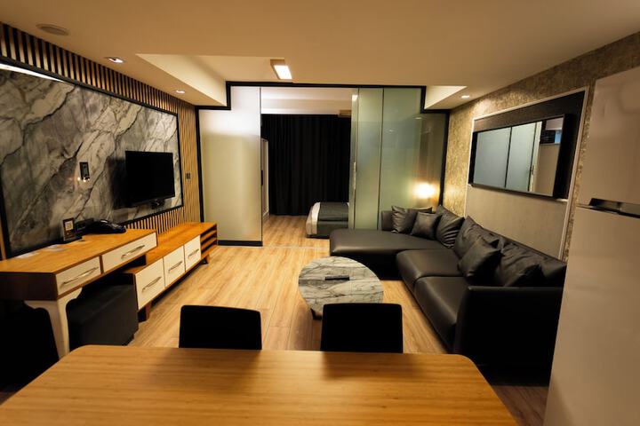 Room 52 of 149