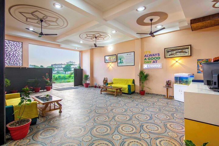 Hotel Interior 10 of 36