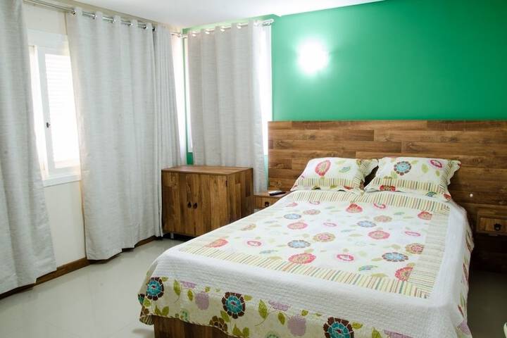 Room 2 of 28