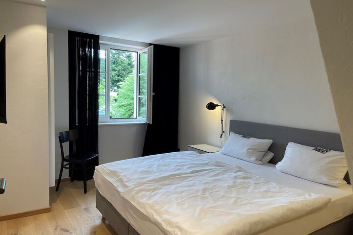 Room 22 of 395
