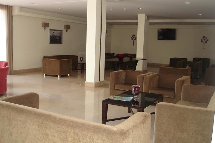 Guest Lobby