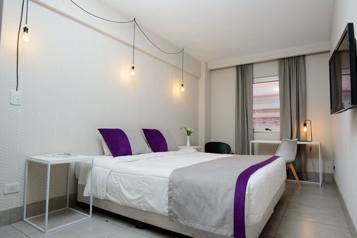 Room 9 of 28
