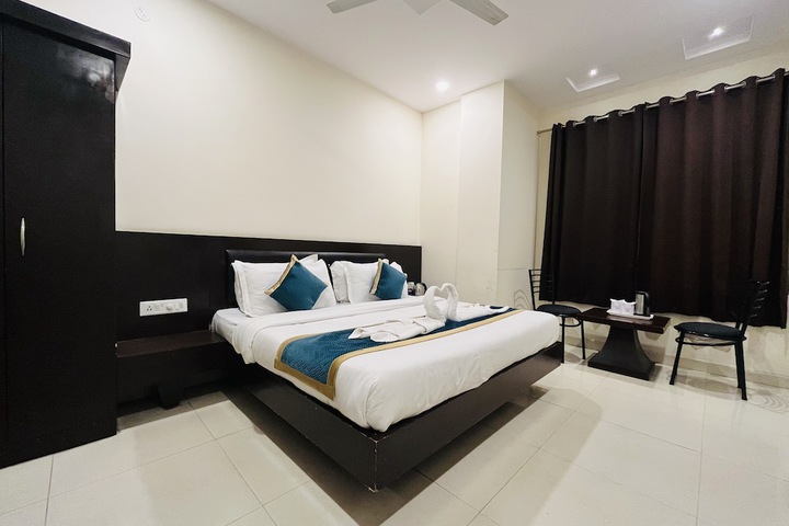 Room 15 of 61