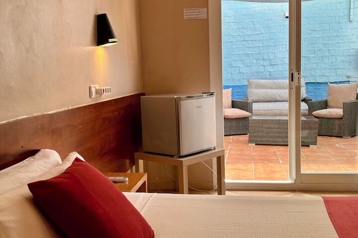 Room 10 of 18