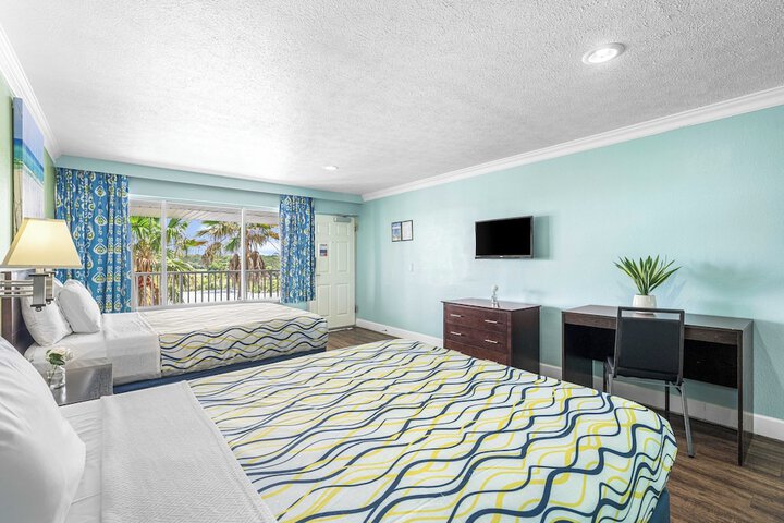 Room 26 of 120