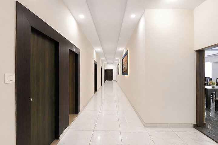 Hotel Interior 4 of 32