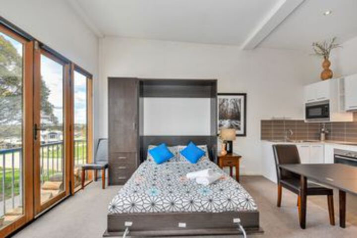 Room 8 of 14